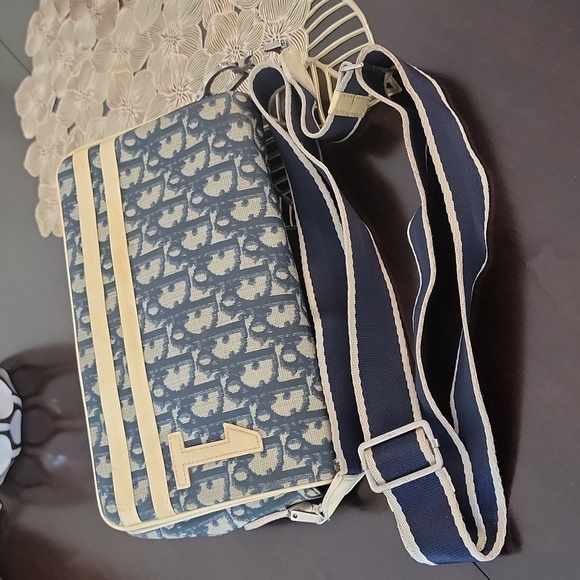 Authentic Dior crossbody bag - Picture 5 of 14